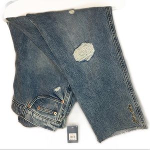 NWT Lucky Brand Mid Rise Straight Authentic Raw Hem Distressed Jeans. Size: 32